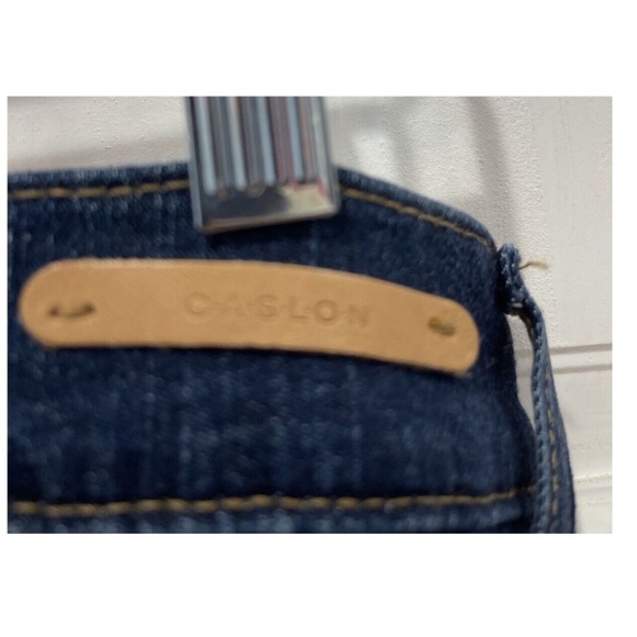 Caslon Boyfriend Blue Jeans Women’s Size 28/6 (30x29) - Picture 3 of 8
